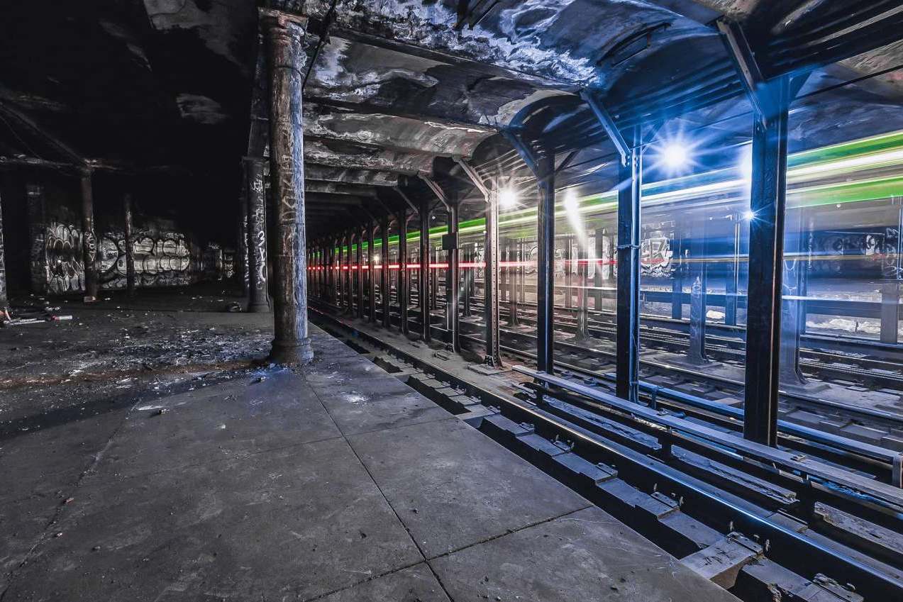 Заброшенная станция метро под зданием мэрии в Нью-Йорке, США