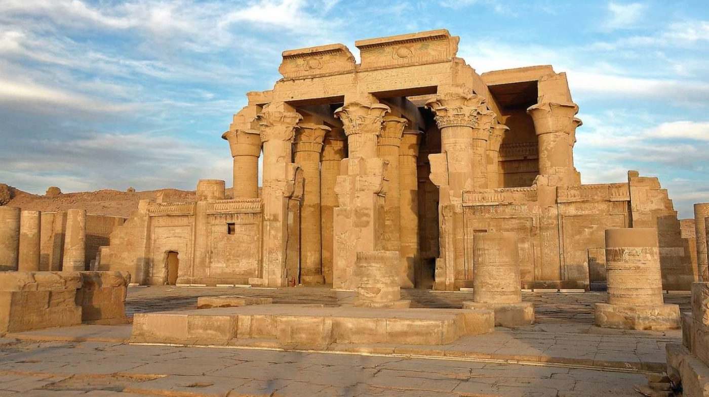 Что такого уникального в храме Ком Омбо в Египте