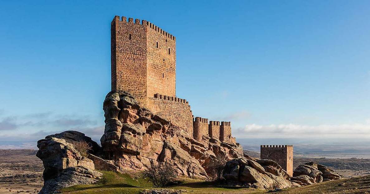 Замок Сафра, Испания