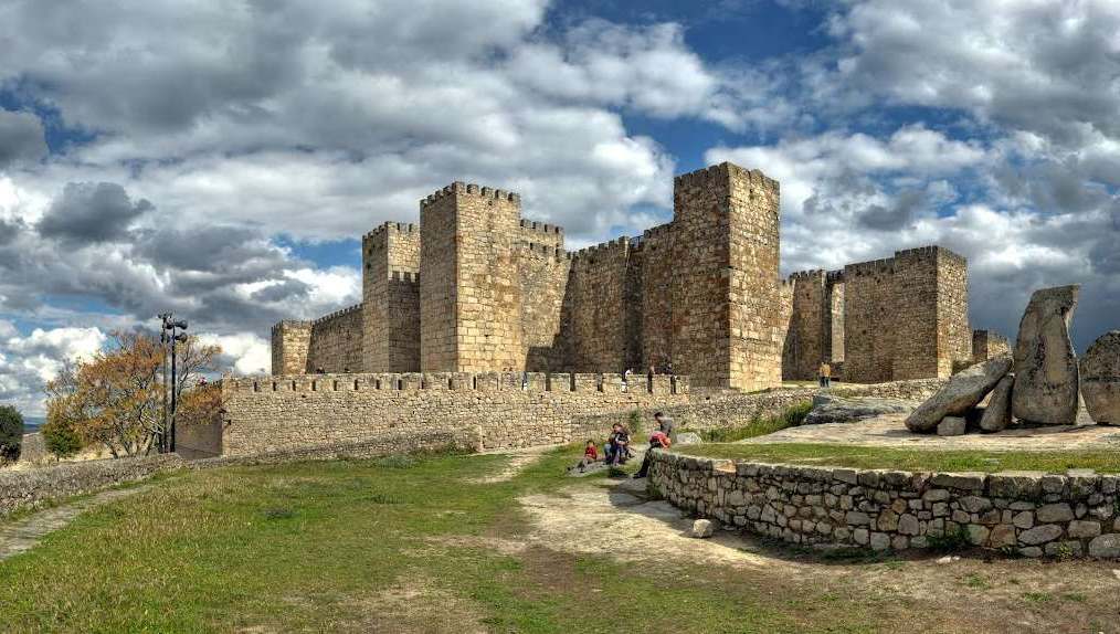 Замок Кастильо де Трухильо, Испания