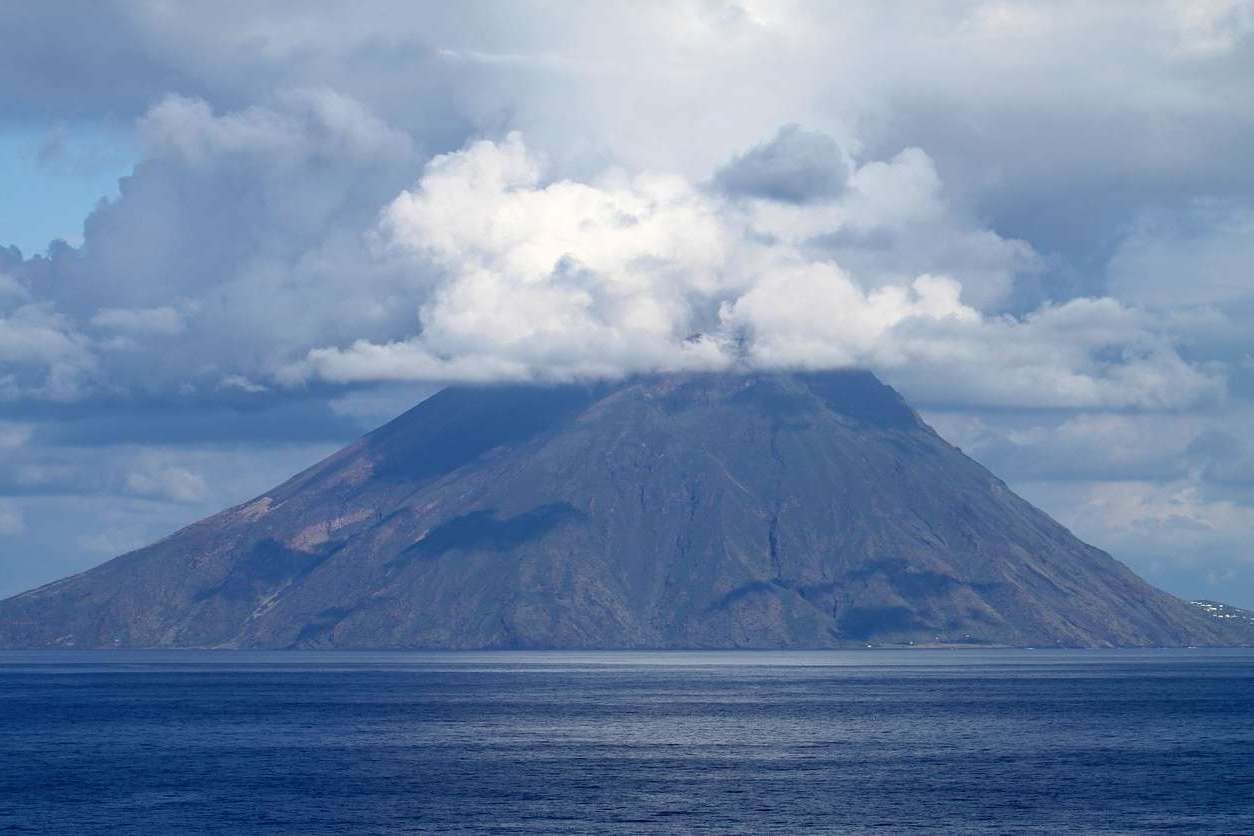 Остров-вулкан Стромболи