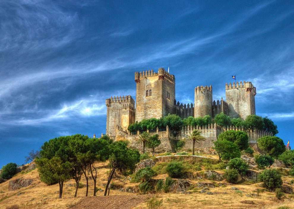 Замок Кастильо Альмодовар, Испания