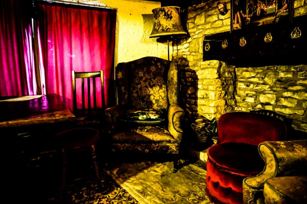 Комната ведьм в отеле Рам Инн