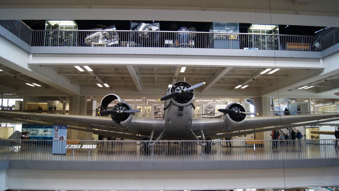 Немецкий музей Deutsches Museum в Мюнхене. Самолет