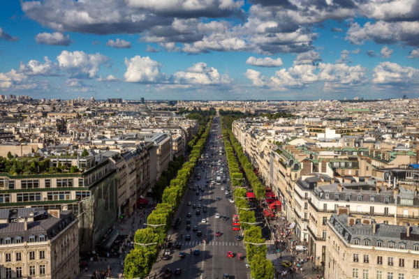 Прогулки по Елисейским полям: дыхание современного Парижа