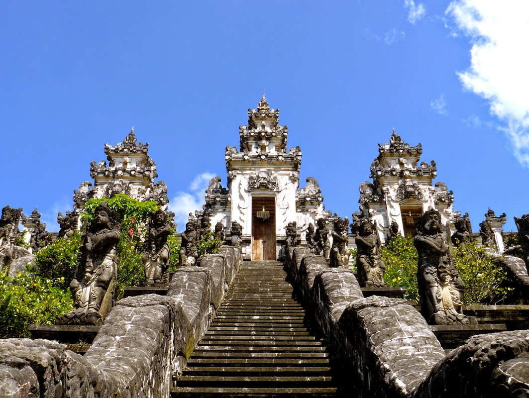 Храм Пура Лемпуянг, Бали