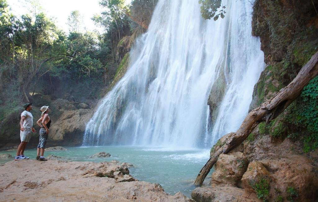 Водопад Эль Лимон в Доминиканской республике
