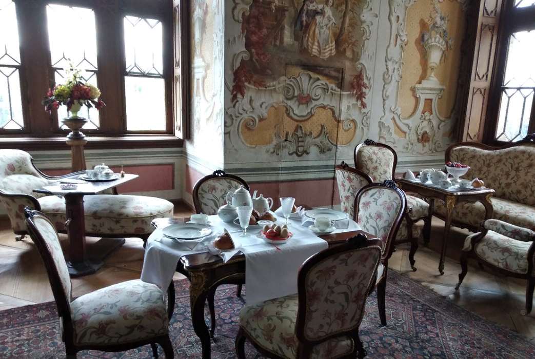 Чайная комната в замке Пернштейн Чехия