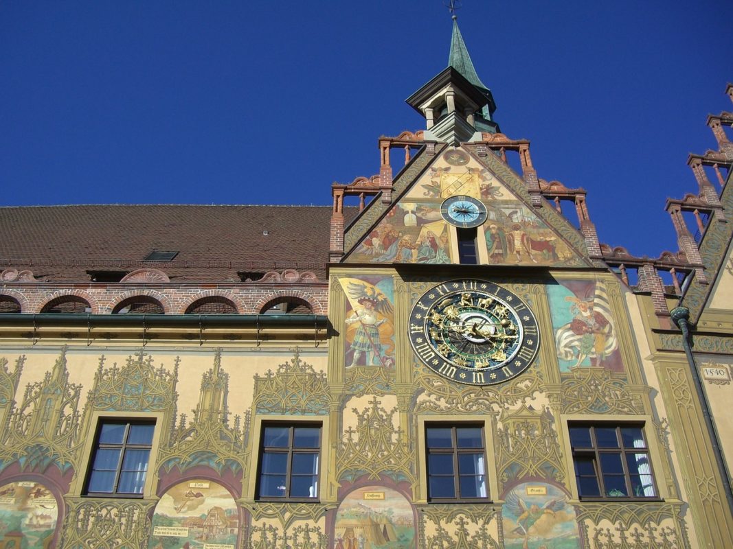 Астрономические часы на ратуше Ульм Германия