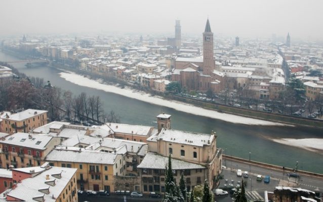 Верона зимой в январе Италия