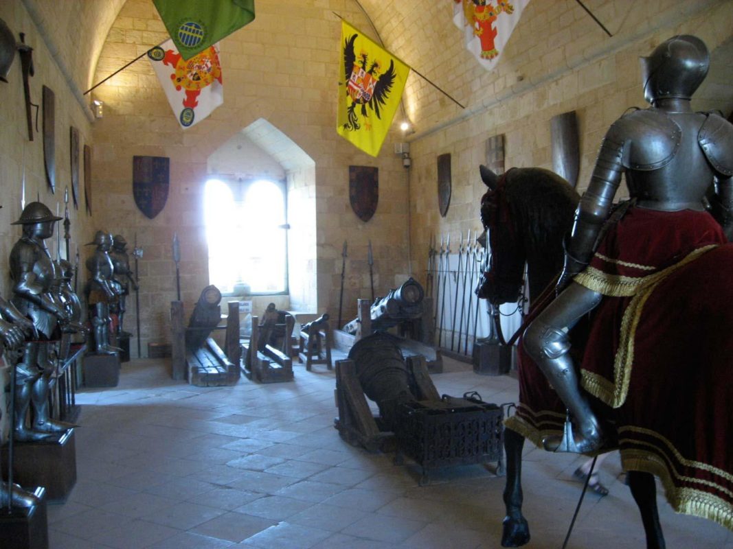 Зал оружия дворца Алькасар Сеговия