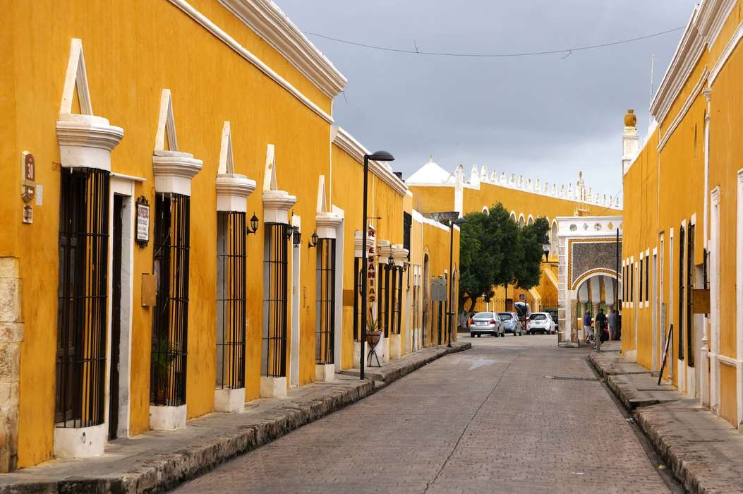 Исамаль Мексика желтый город