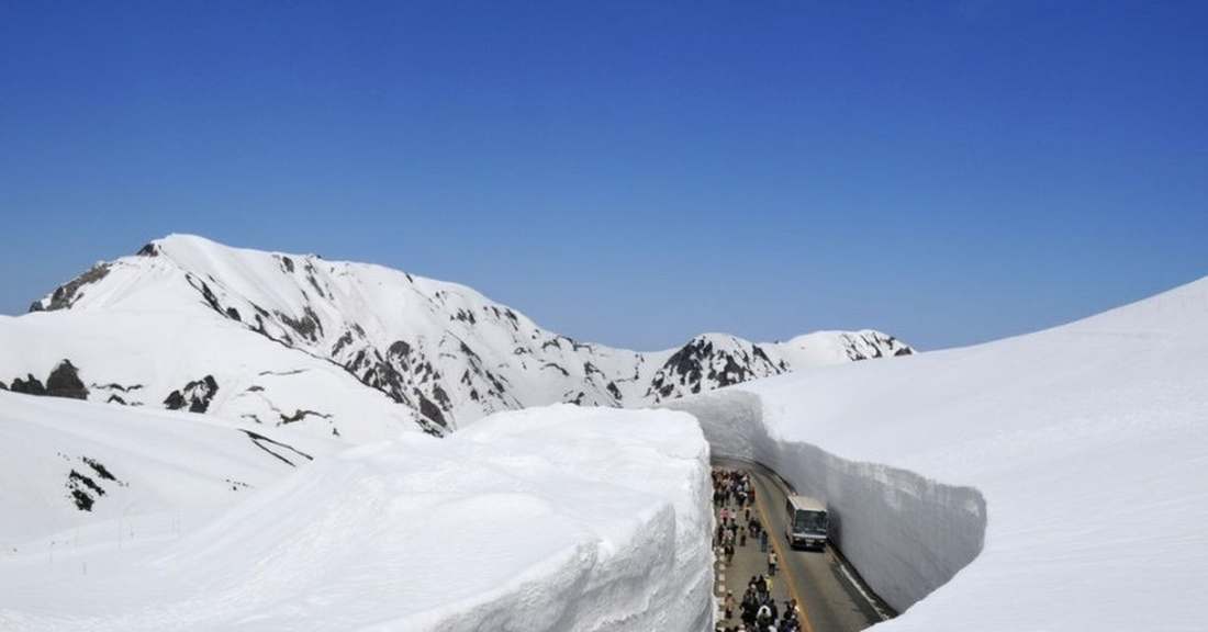 Альпийский маршрут Татэяма Куробэ Япония (2) дорога в сугробах