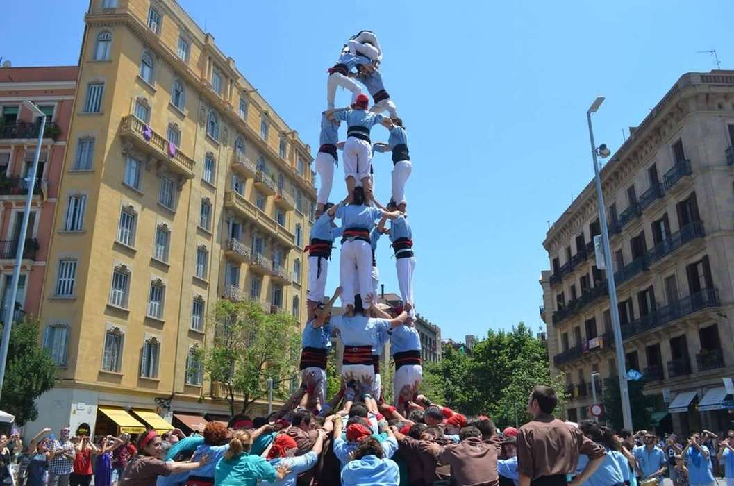 Кастель человеческая башня в Барселоне