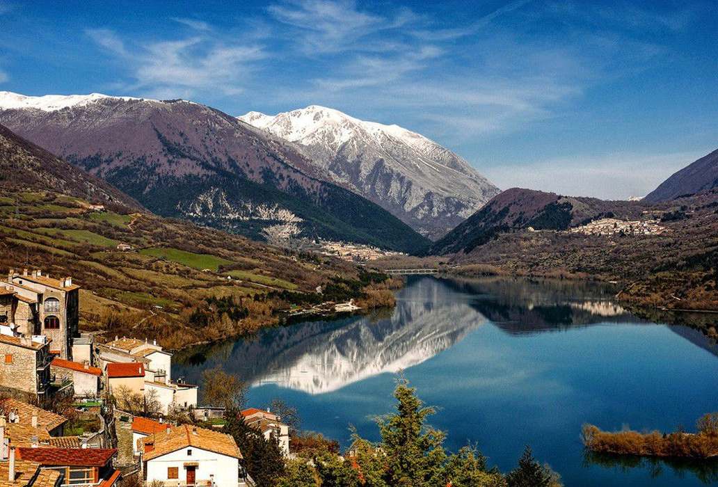 Национальный парк Абруццо Италия озеро