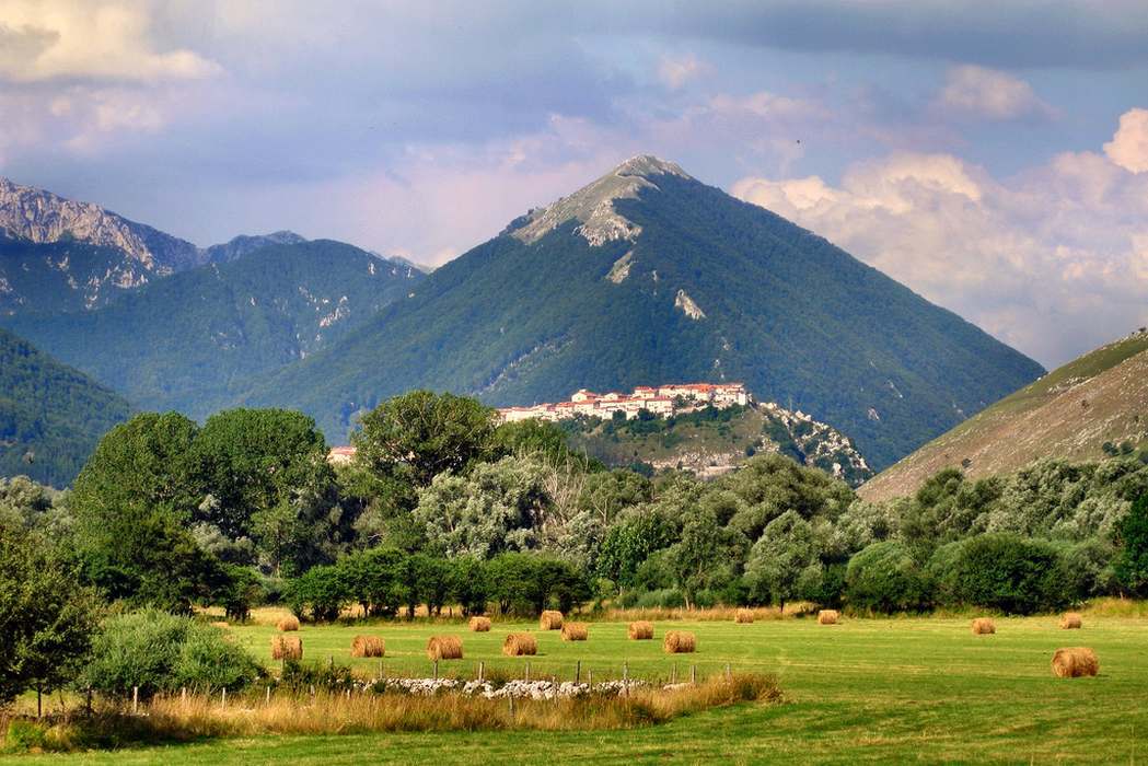 Национальный парк Абруццо Италия горы