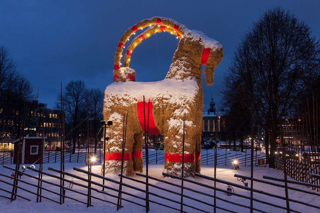 рождественский соломенный козел швеция традиции