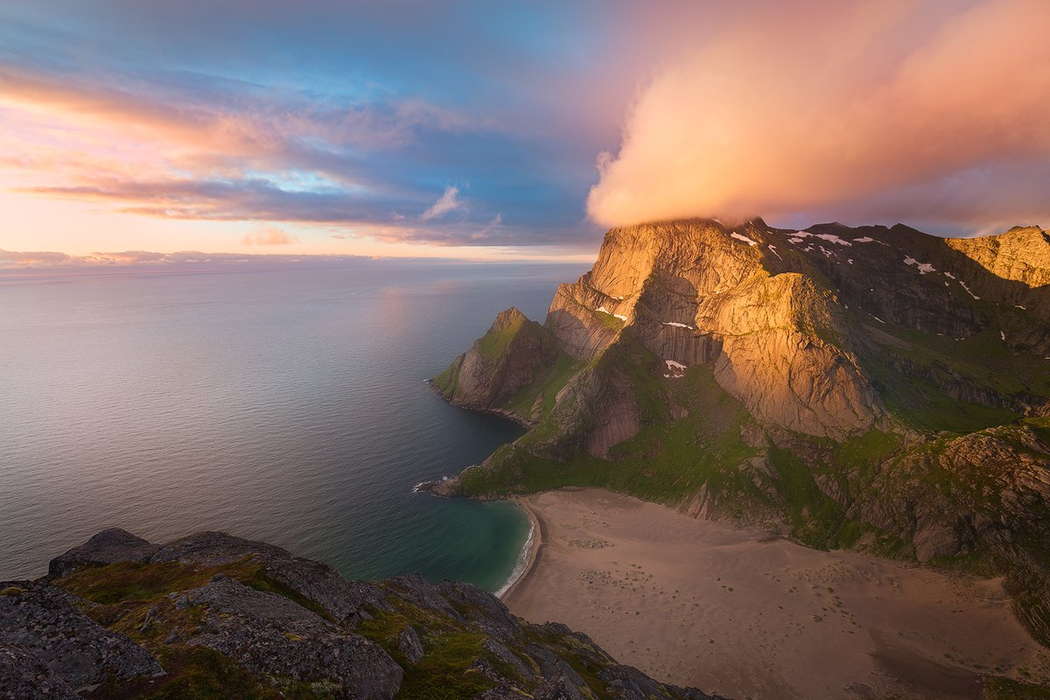 Закат на пляже Бунес Лофотенские острова Норвегия