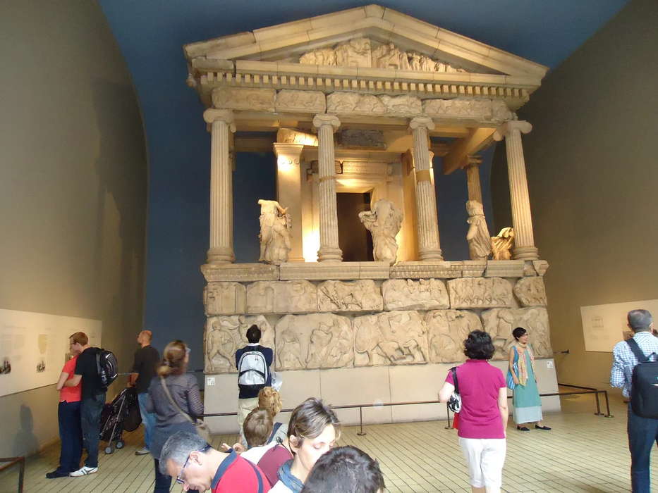 мавзолей в галикарнасе британский музей внутри