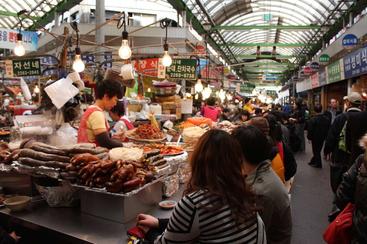 Рынок Тондэмун (Dongdaemun Market) в Сеуле фото