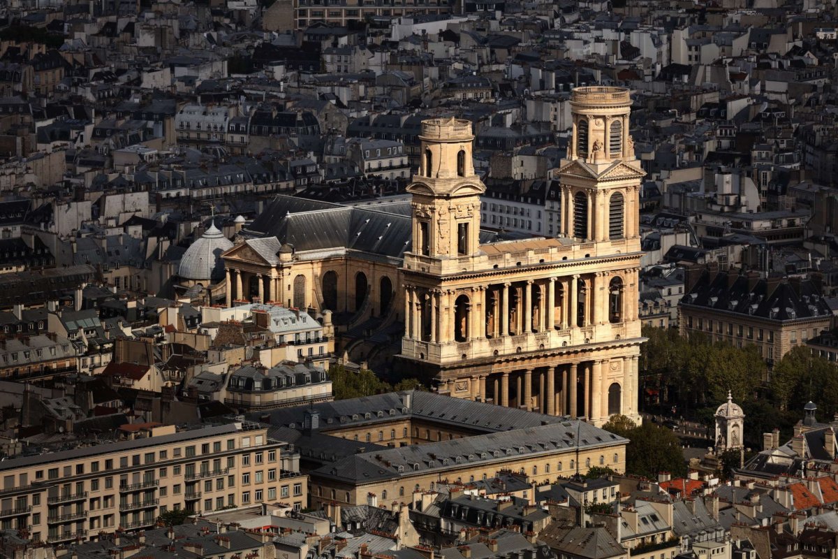 церковь Сен-Сюльписа Париж с высоты