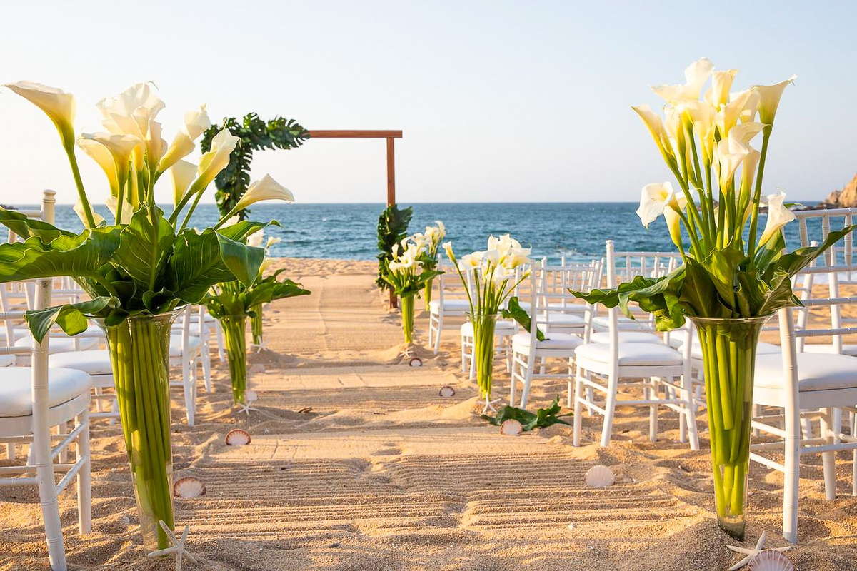 Курорты и спа Secrets свадебная церемония море пляж