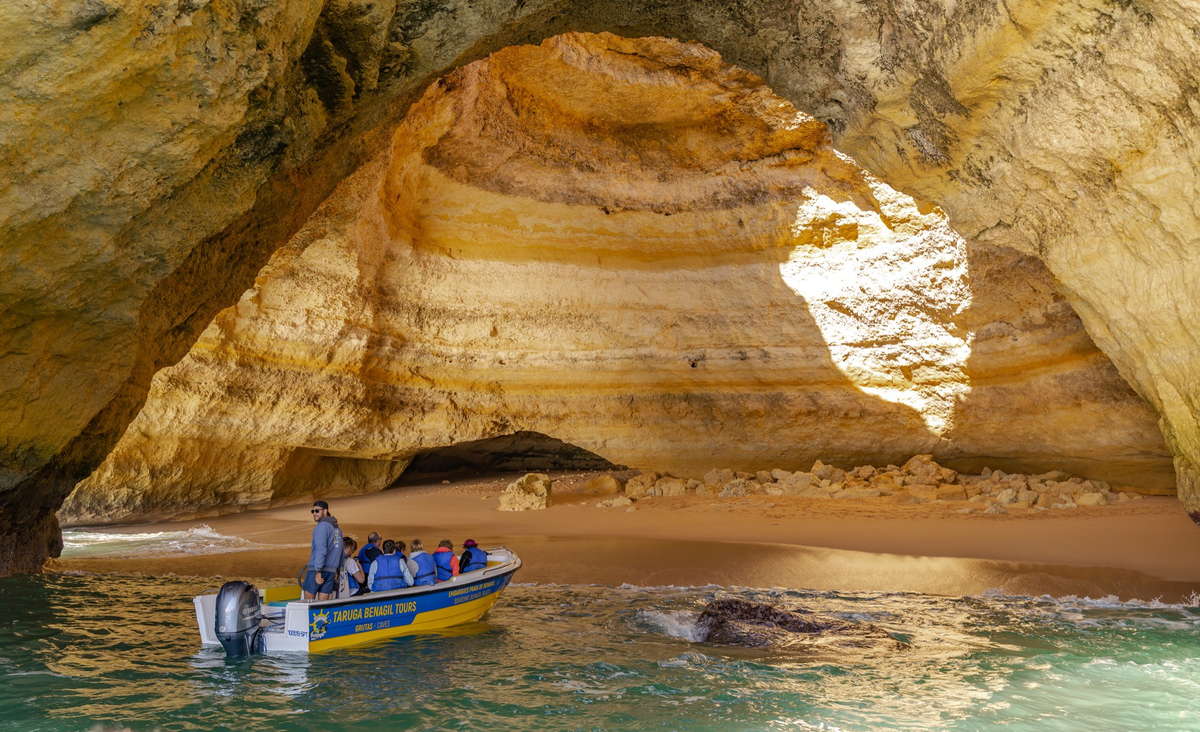 пещера алгарве-де-бенагил португалия экскурсия на лодке