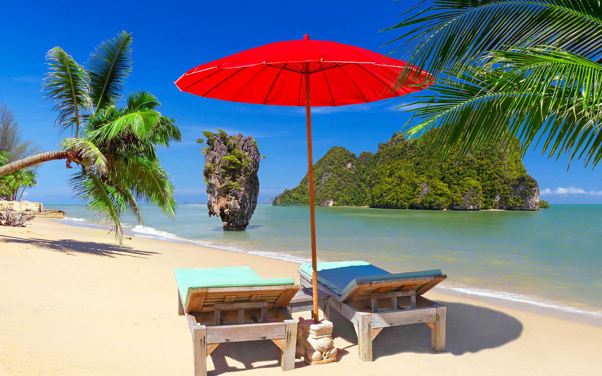 таиланд пляжи шезлонги красный зонт