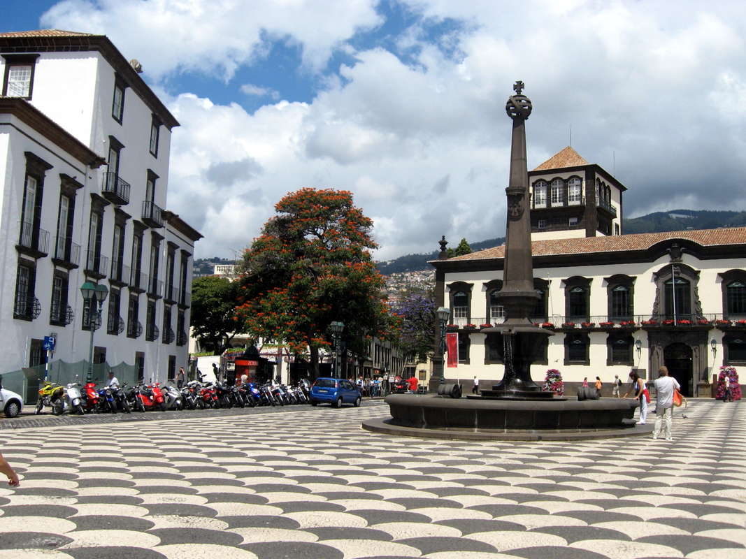 Старый город Фуншал Мадейра площадь 