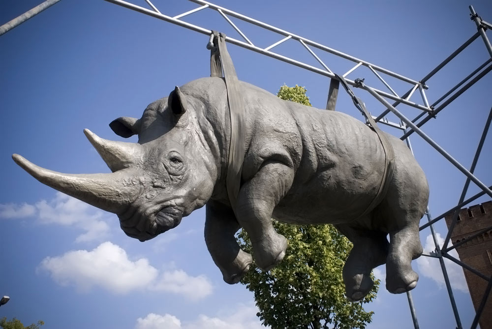 Памятник носорогу Потсдам Германия