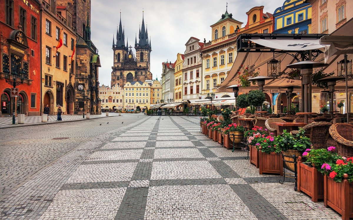 Городская площадь в Праге