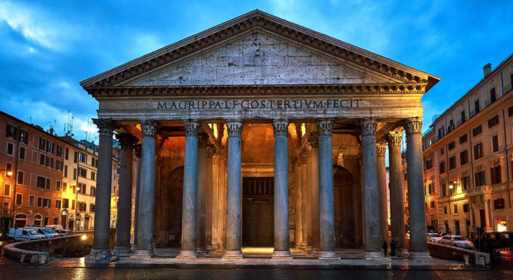 Великий храм Пантеон в Риме