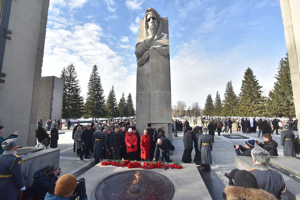 монумент славы в новосибирске