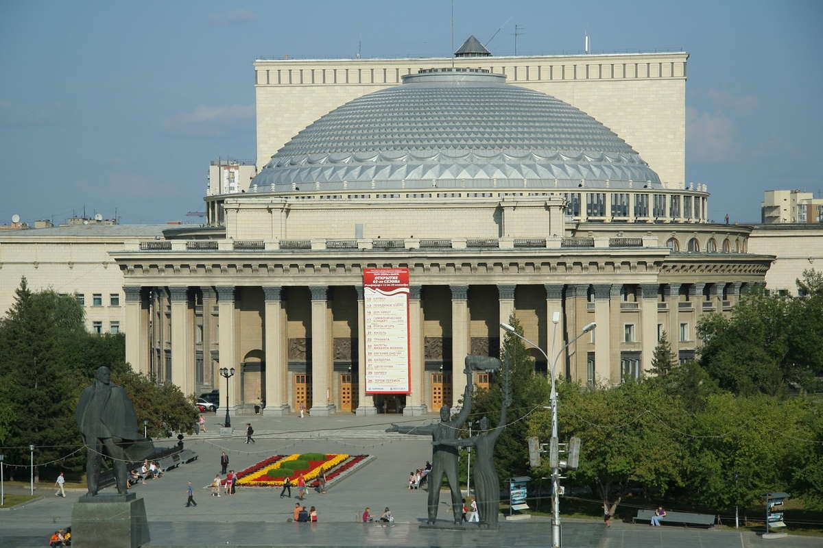 Новосибирск театр оперы и балета фото снаружи