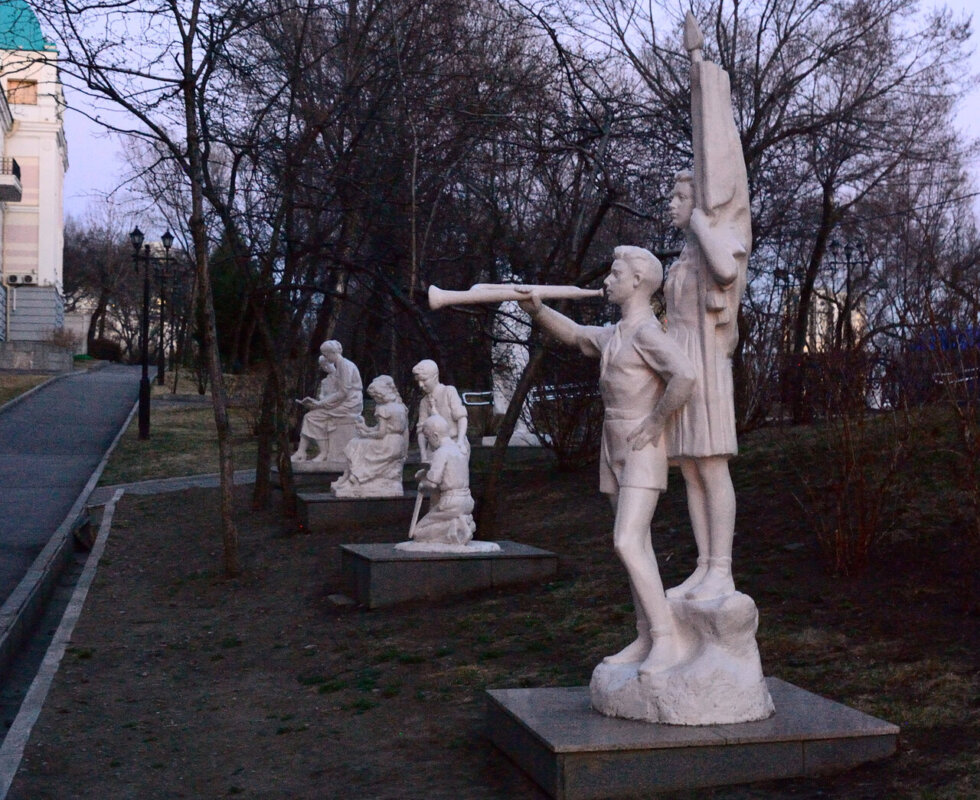 Аллея парковых скульптур Хабаровск