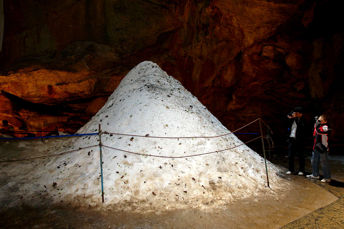 Ледяная пещера Трёхглазка гора Ай-Петри Кореиз