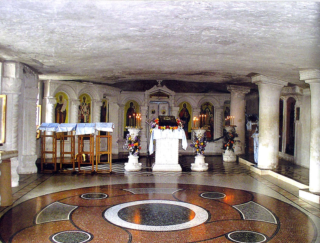 Свято-успенский мужской бахчисарайский монастырь внутри