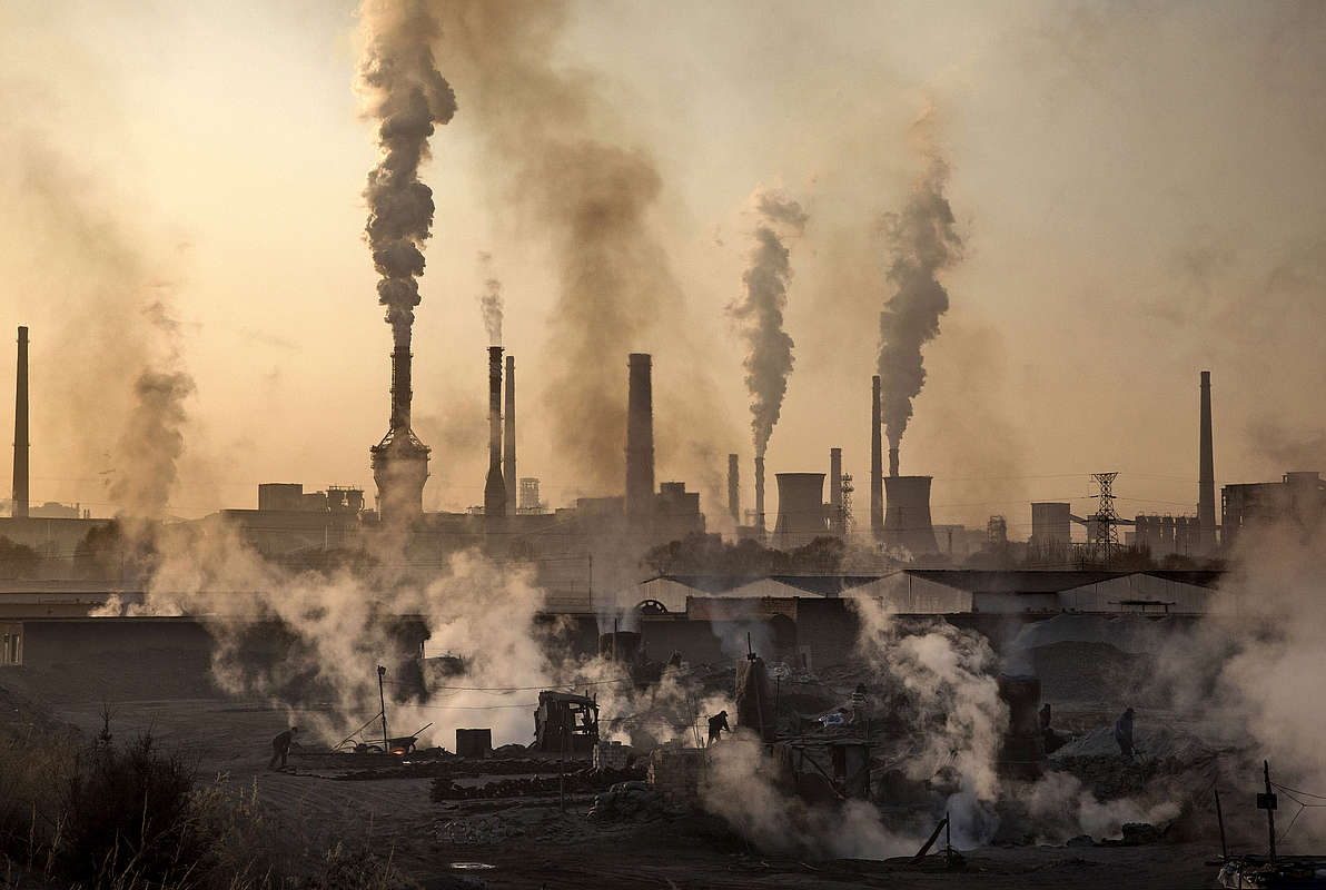 Загрязнение атмосферы Земли фабриками