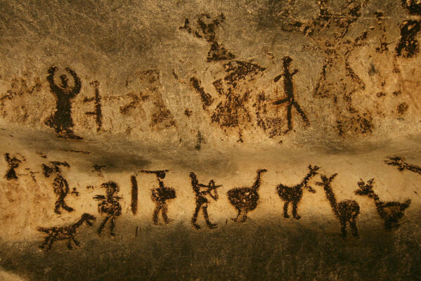 10 древнейших наскальных рисунков в пещерах