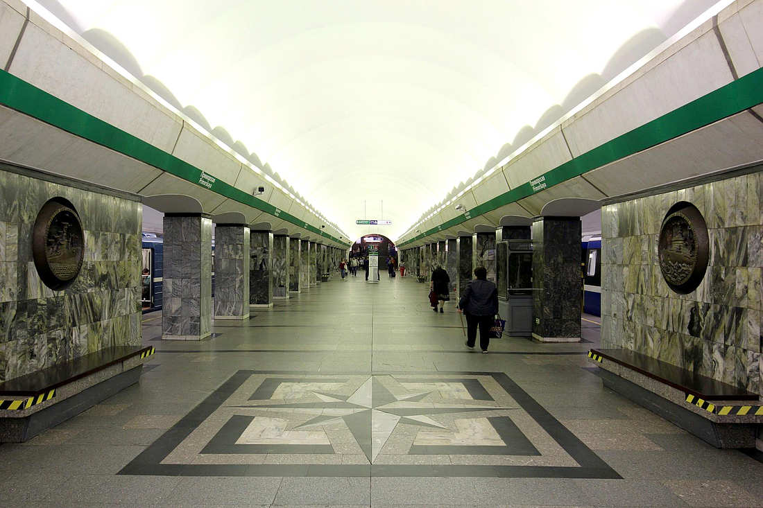 Станция метро Приморская, Санкт-Петербург
