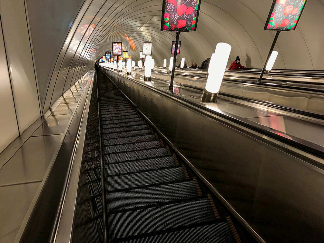 Топ-10 самых глубоких станций метро в мире