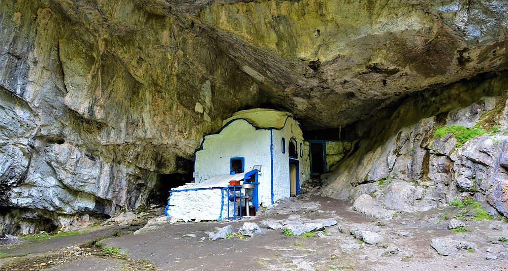 пещера святого Евпатия Дионисий Греция