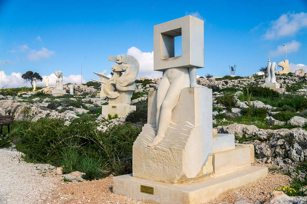 Парк скульптур в Айя-Напе на Кипре