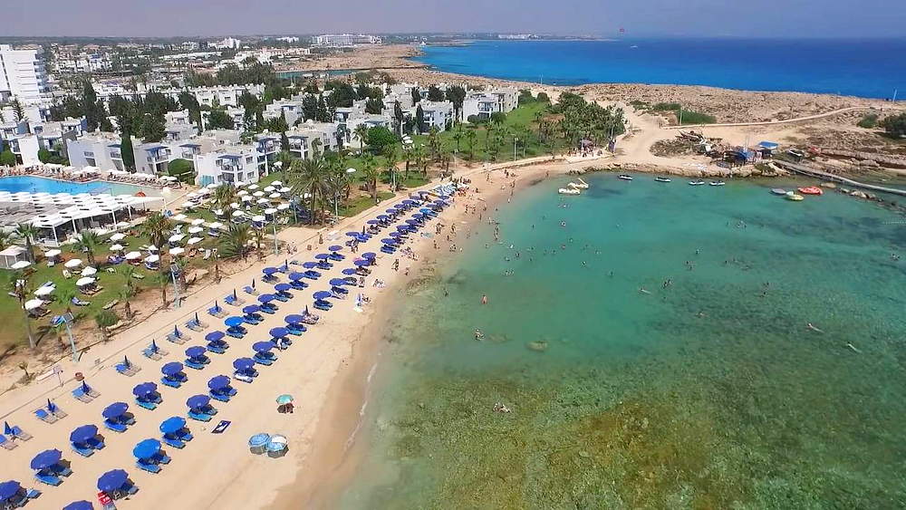 Пляж Пернера Айя-Напа Кипр