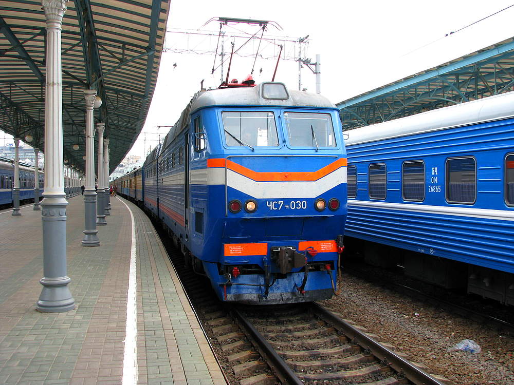 поезд ЧС7 в Калининград